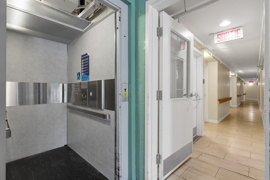 More Photos Of 21 Rue Messier, Mont-saint-hilaire Apartments For Sale