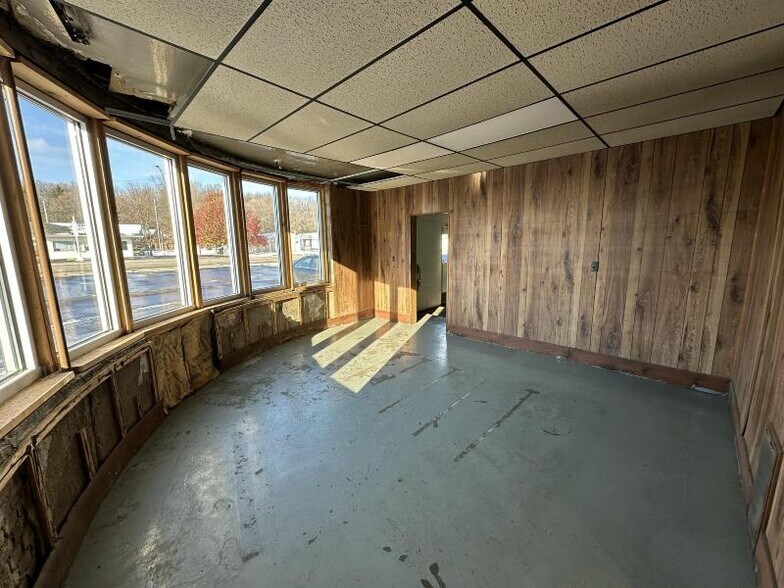 More Photos Of 101 Spring Arbor Rd, Concord Auto Repair For Sale