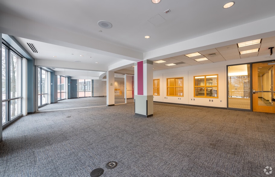 More Photos Of 40 Shattuck Rd, Andover Office For Lease