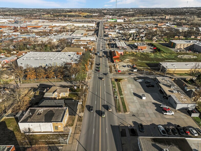 More Photos Of 6632 E Truman Rd, Kansas City General Retail For Sale