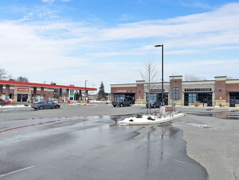 More Photos Of 1022 Pelham St, Fonthill Service Station For Sale