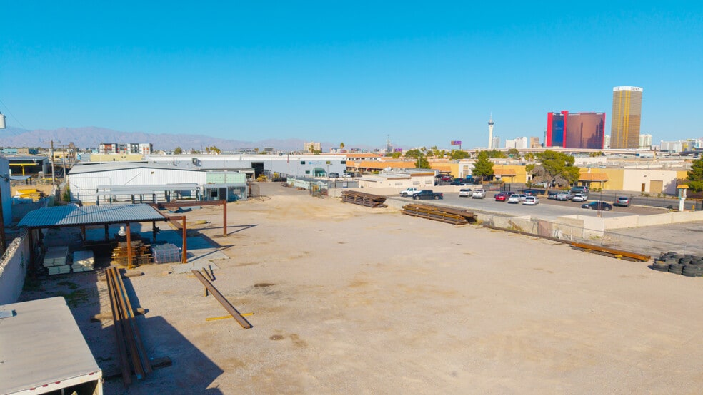 More Photos Of 3635 Polaris Ave, Las Vegas Industrial For Lease