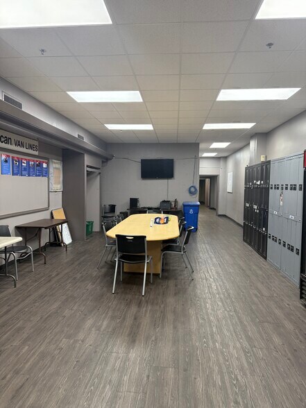 More Photos Of 1140 Hayden St, Fort Wayne Warehouse For Sale