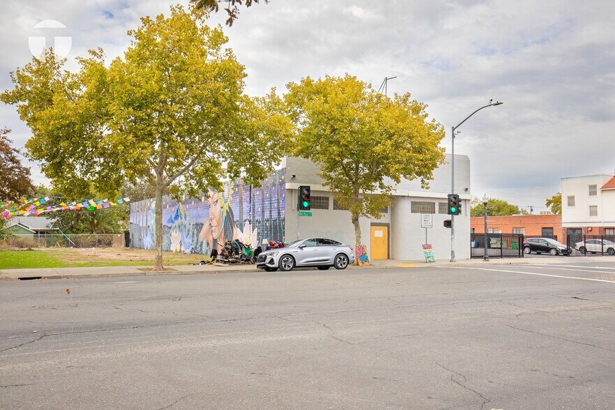 More Photos Of 1721 Del Paso Blvd, Sacramento Storefront Retail Office For Lease