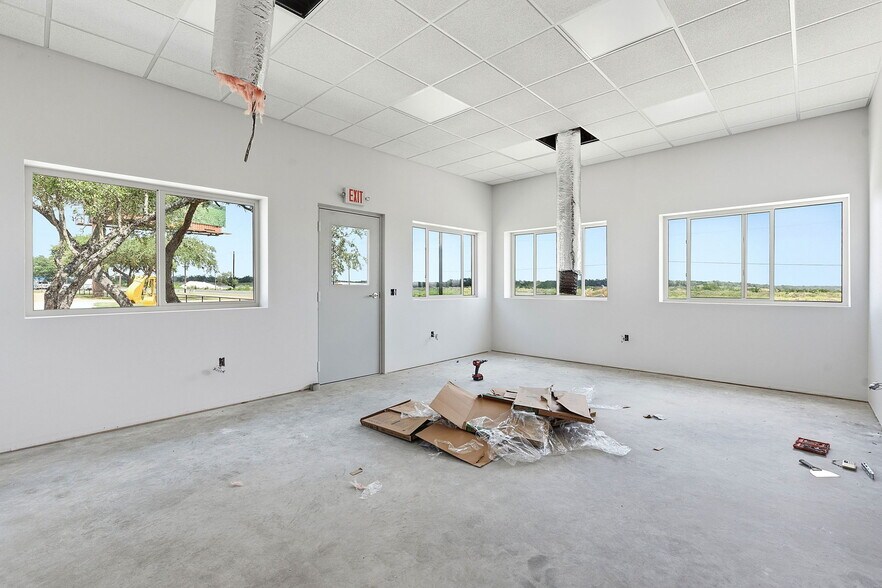 More Photos Of 7748 E US Highway 290, Johnson City Warehouse For Sale