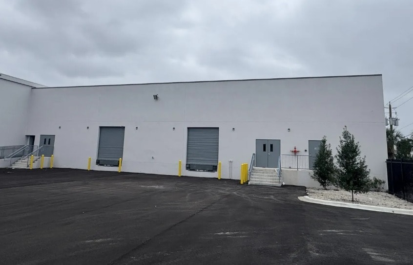 More Photos Of 4500-4600 NW 135th St, Miami Warehouse For Lease