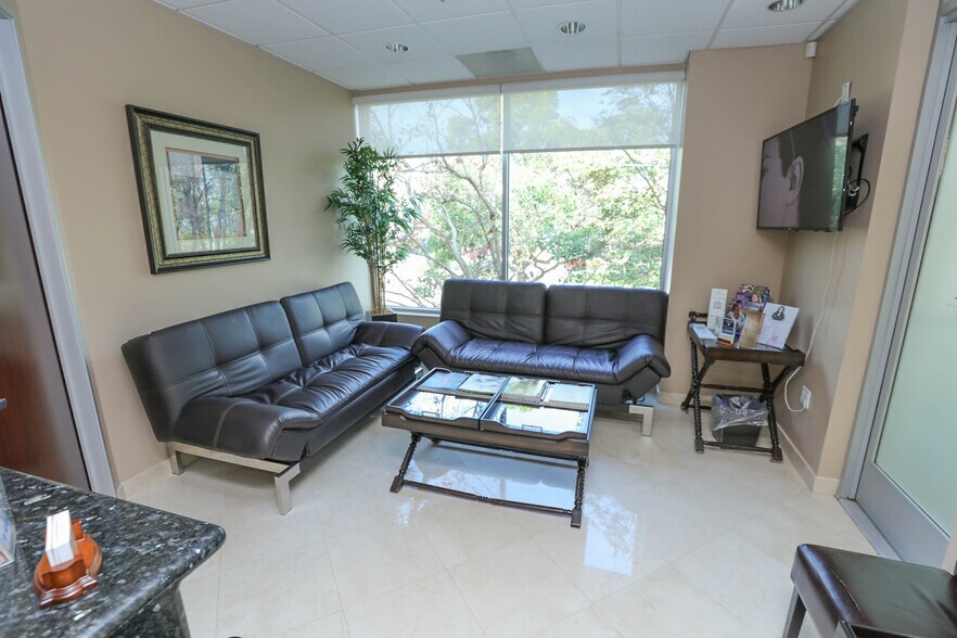 More Photos Of 2010 E 1st St, Santa Ana Medical For Lease