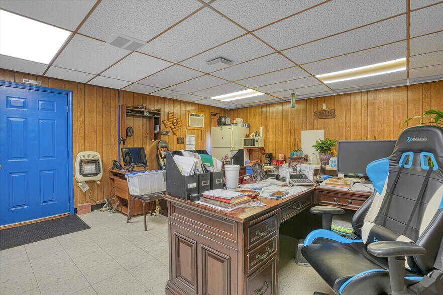 More Photos Of 908 E Apache Trail Rd, Apache Shelter For Sale