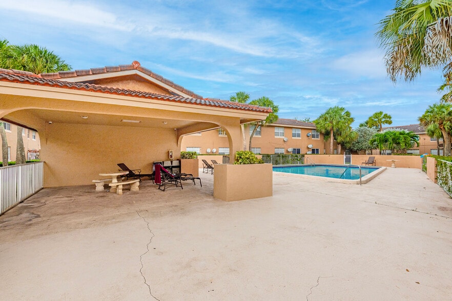 More Photos Of 4263 NW 115th Ave, Coral Springs Multifamily For Sale