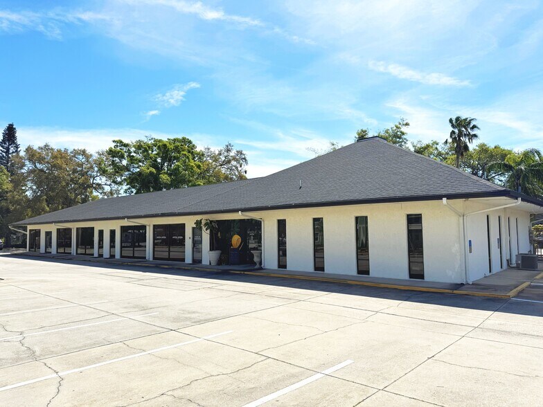 More Photos Of 940 Clearwater Largo Rd N, Largo Storefront Retail Office For Lease