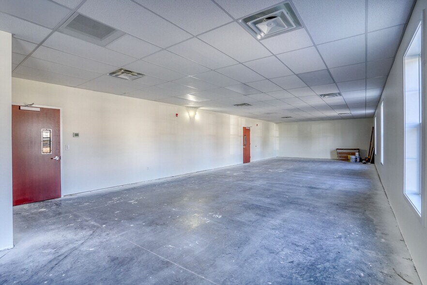 More Photos Of 4 E Laurel St, Georgetown Office For Lease