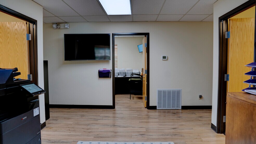 More Photos Of 5318 Bransford Rd, Colleyville Office For Sale