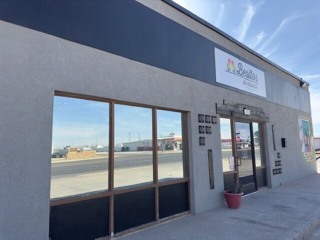 Primary Photo Of 302 E Dickinson Blvd, Fort Stockton General Retail For Sale