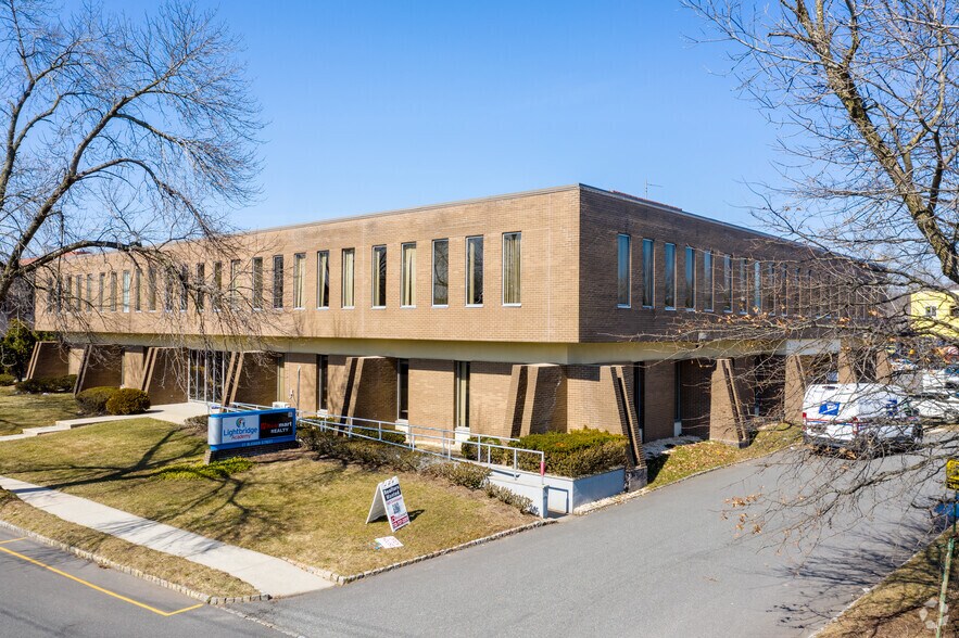 Primary Photo Of 27 Bleeker St, Millburn Office For Lease