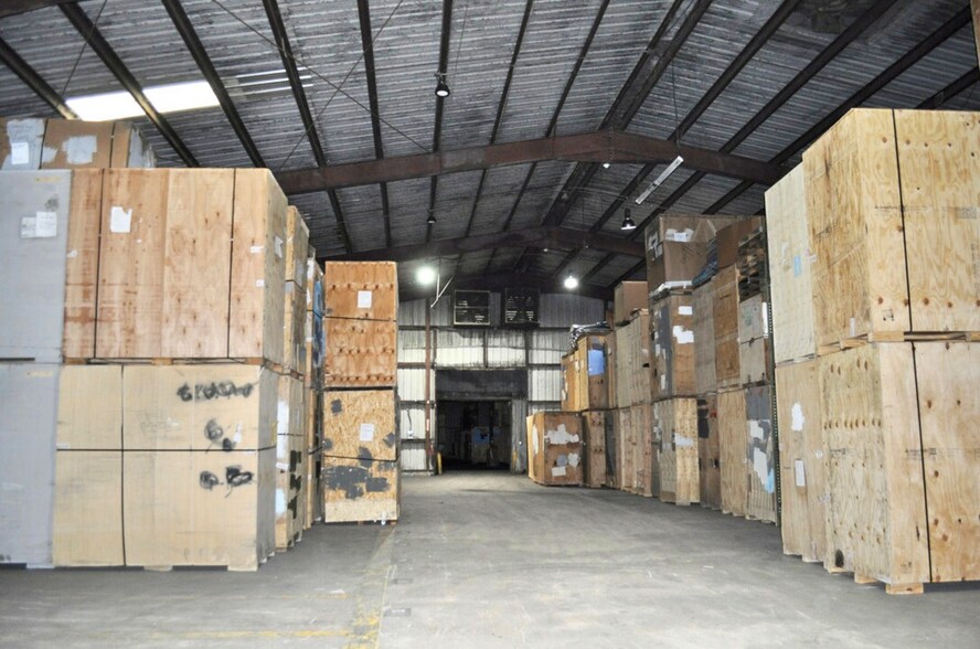 More Photos Of 216 Druid St, Jacksonville Warehouse For Sale