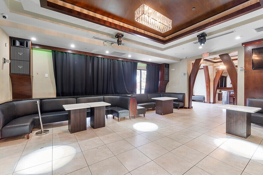 More Photos Of 401 W Atlantic Ave, Delray Beach Storefront Retail Office For Lease