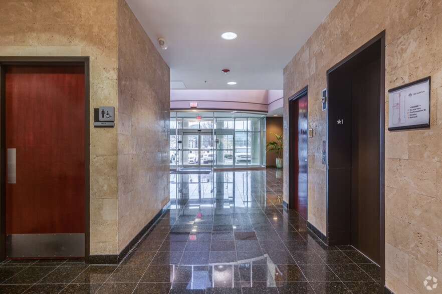 More Photos Of 13900 N Portland Ave, Oklahoma City Office For Lease