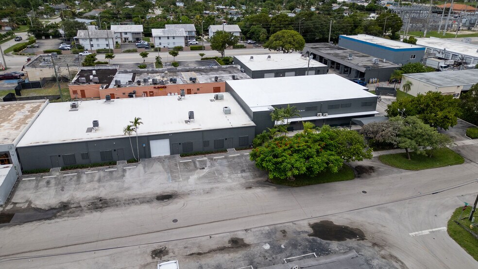 More Photos Of 44 SE 9th St, Deerfield Beach Warehouse For Sale