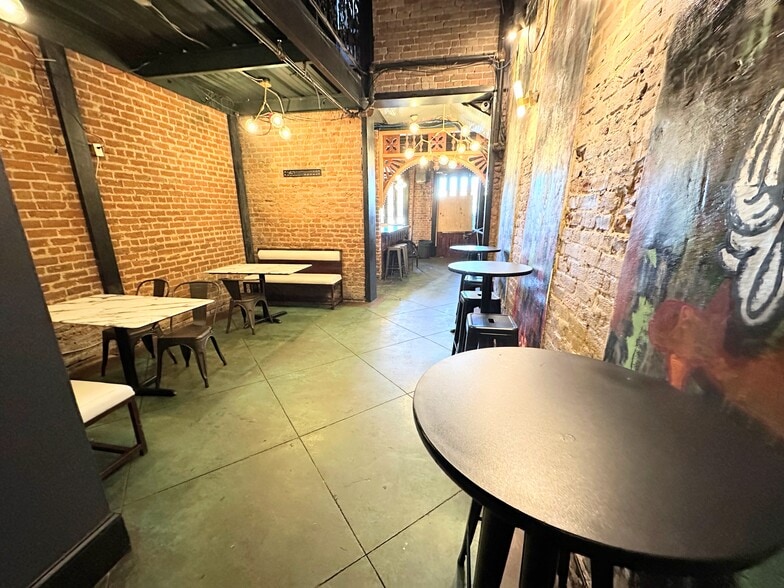 More Photos Of 1910 Magazine St, New Orleans Storefront Retail Residential For Lease