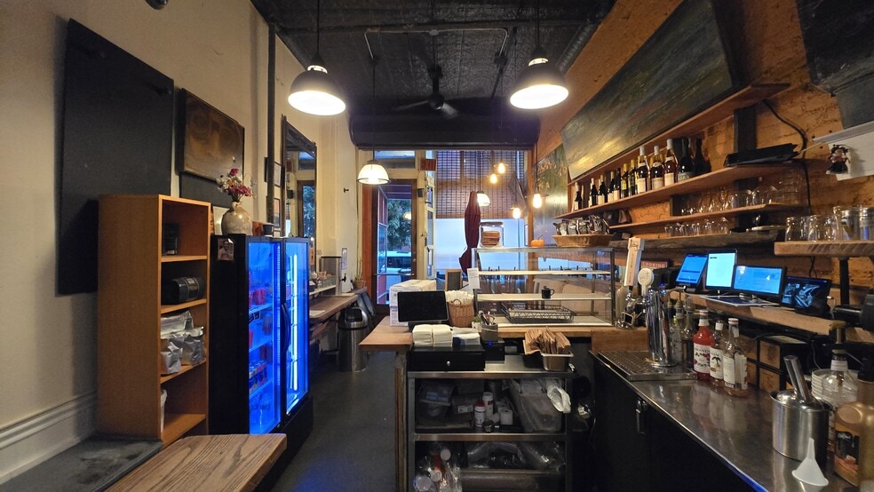 More Photos Of 325 W 11th St, New York Apartments For Lease