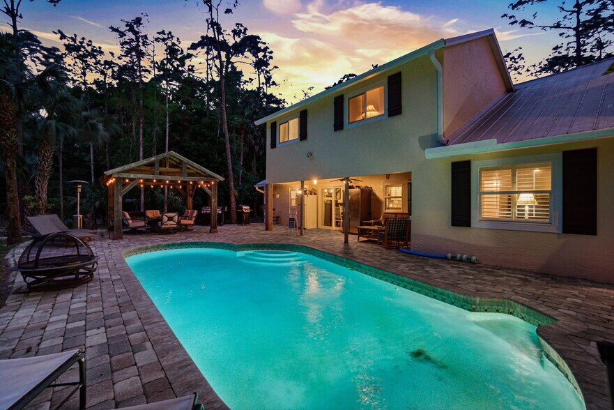 More Photos Of 4120 3rd Ave NW, Naples Apartments For Sale