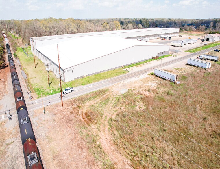 More Photos Of 801 Riverbarge Rd, Monroe Distribution For Sale