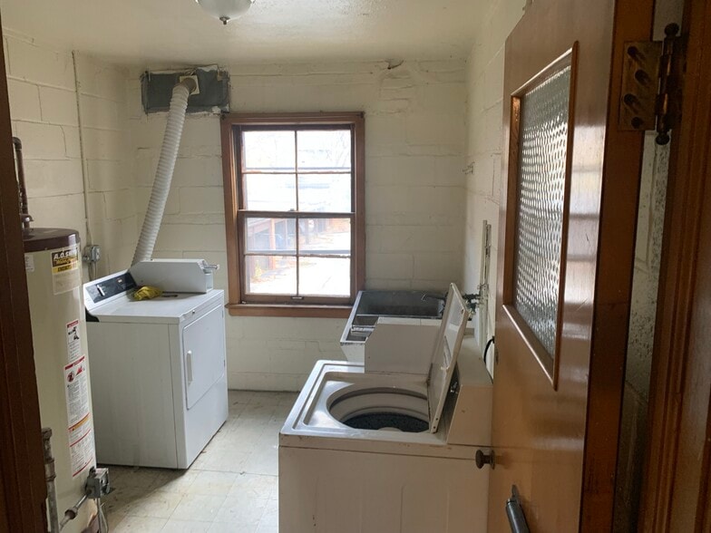 More Photos Of 2521 Noble Rd, Cleveland Heights Apartments For Sale