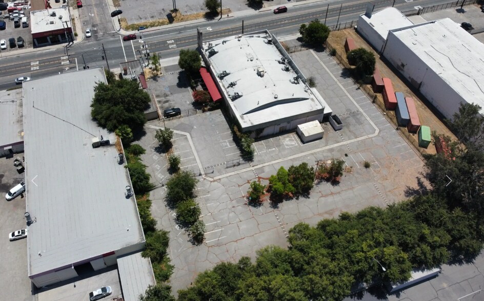 More Photos Of 304 S E St, San Bernardino Restaurant For Sale