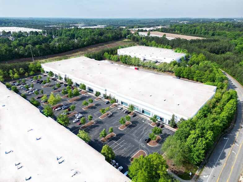 More Photos Of 485 Horizon Dr, Suwanee Warehouse For Lease