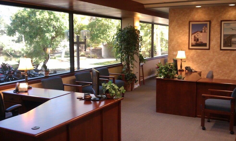 More Photos Of 674 County Square Dr, Ventura Office For Sale