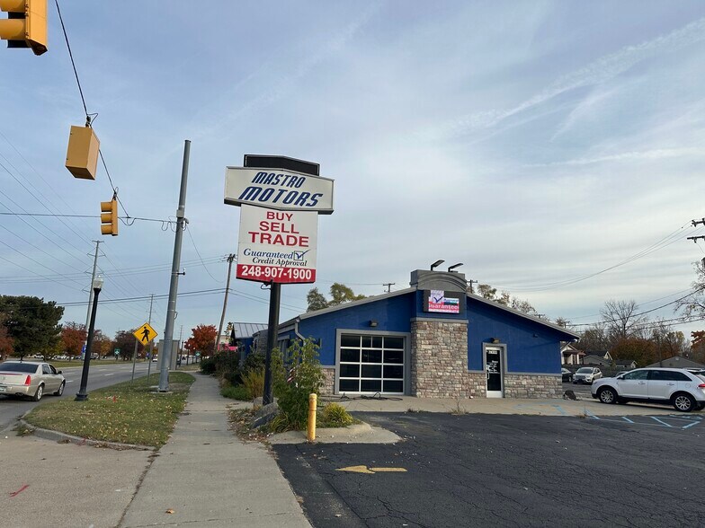 More Photos Of 28333 Grand River Ave, Farmington Hills Auto Dealership For Sale