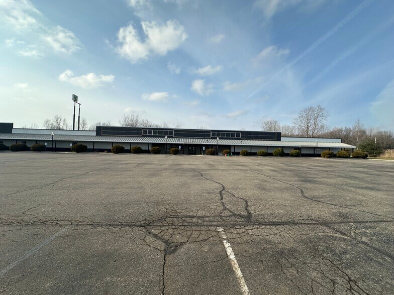 More Photos Of 4330 W Mount Morris Rd, Mount Morris General Retail For Sale