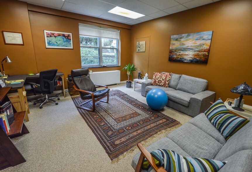 More Photos Of 1062 E Lancaster Ave, Bryn Mawr Apartments For Lease