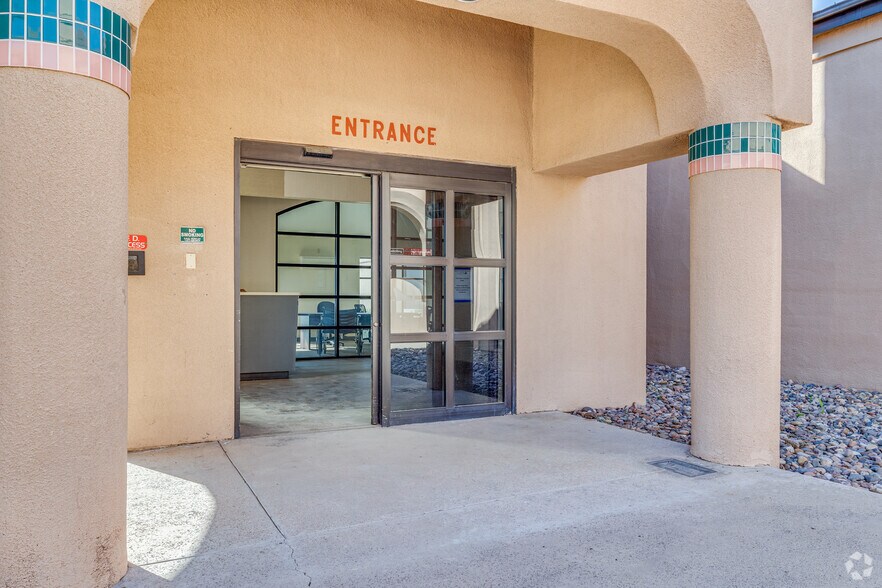 More Photos Of 13818 N Thunderbird Blvd, Sun City Rehabilitation Center For Sale