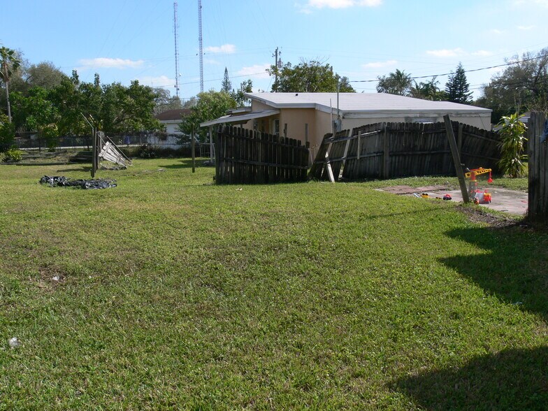 More Photos Of 41 William Rd, West Park Freestanding For Sale