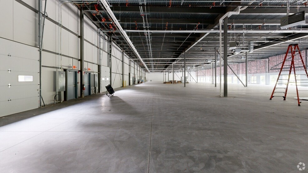 Primary Photo Of 683 Daniel Webster Hwy, Merrimack Warehouse For Lease
