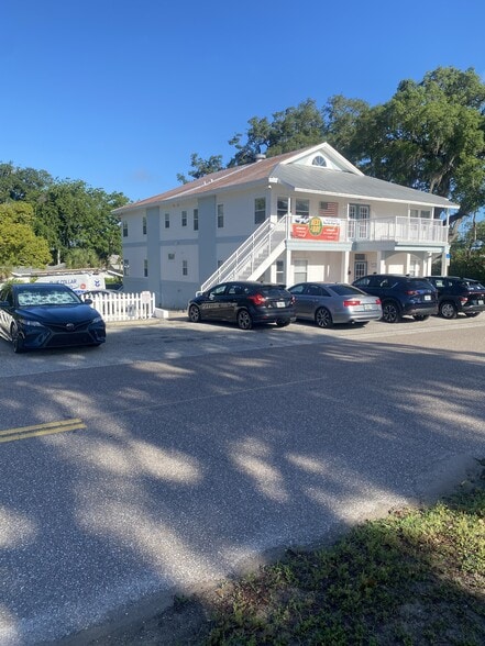 More Photos Of 1215 12th St, Palm Harbor Office For Lease
