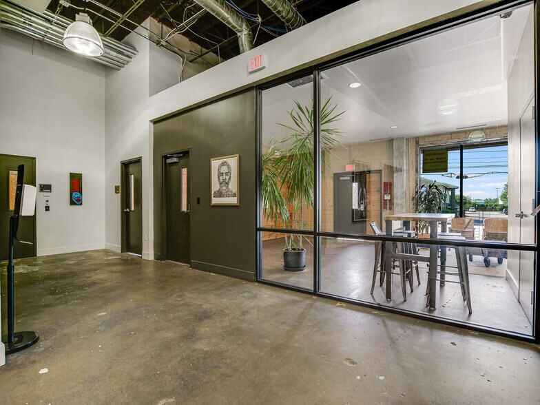 More Photos Of 2000 E 6th St, Austin Loft Creative Space For Lease