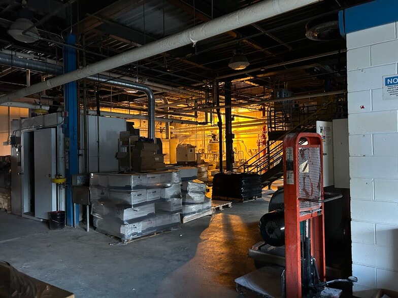 More Photos Of 211 Boston St, Middleton Warehouse For Lease