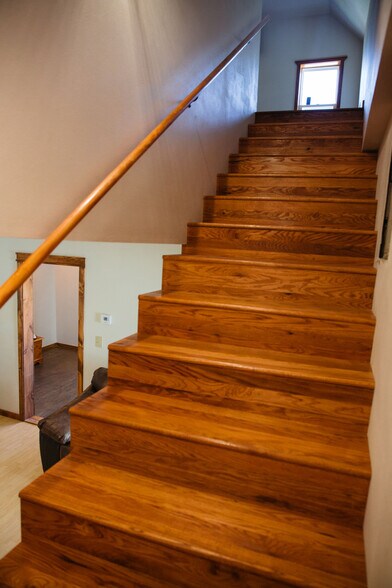 More Photos Of 128 River Rd, Marshall General Retail For Sale