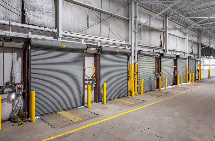 More Photos Of 1400 W FM 1417, Sherman Warehouse For Sale