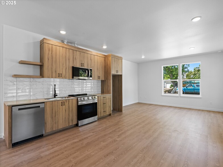 More Photos Of , Portland Multifamily For Sale