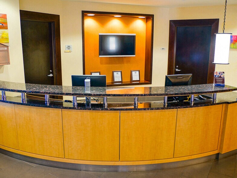 More Photos Of 670 Downey Green, Hampton Apartments For Sale