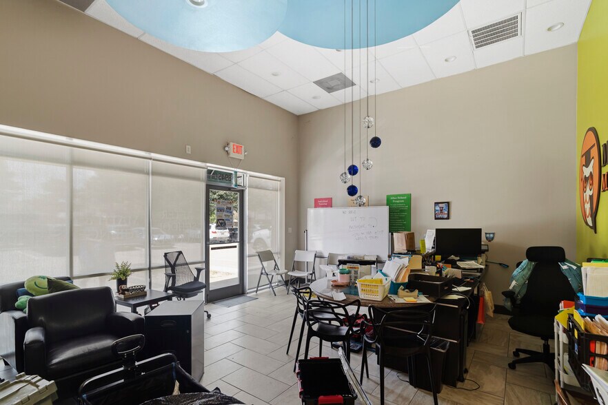 More Photos Of 8945 S Fry Rd, Katy Unknown For Lease