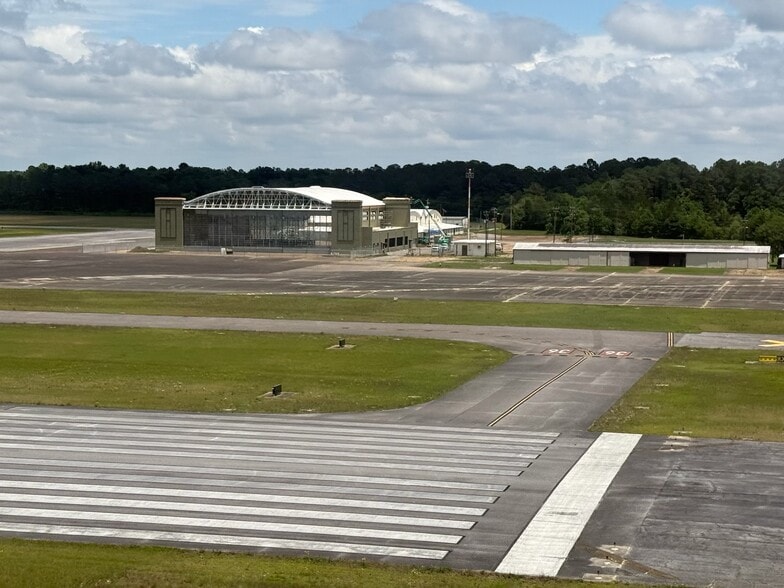 More Photos Of 8100 Airbus Military Dr, Mobile Airplane Hangar For Lease