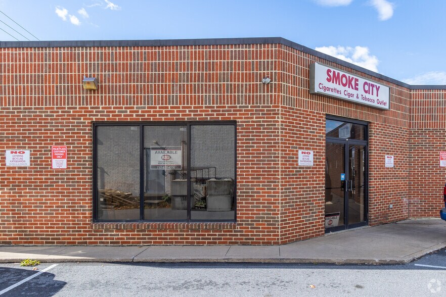 More Photos Of 28-36 W Main St, Palmyra Freestanding For Lease