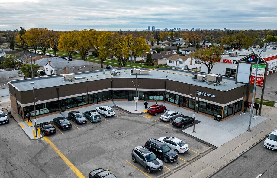 More Photos Of 1353 Mcphillips St, Winnipeg Storefront For Lease