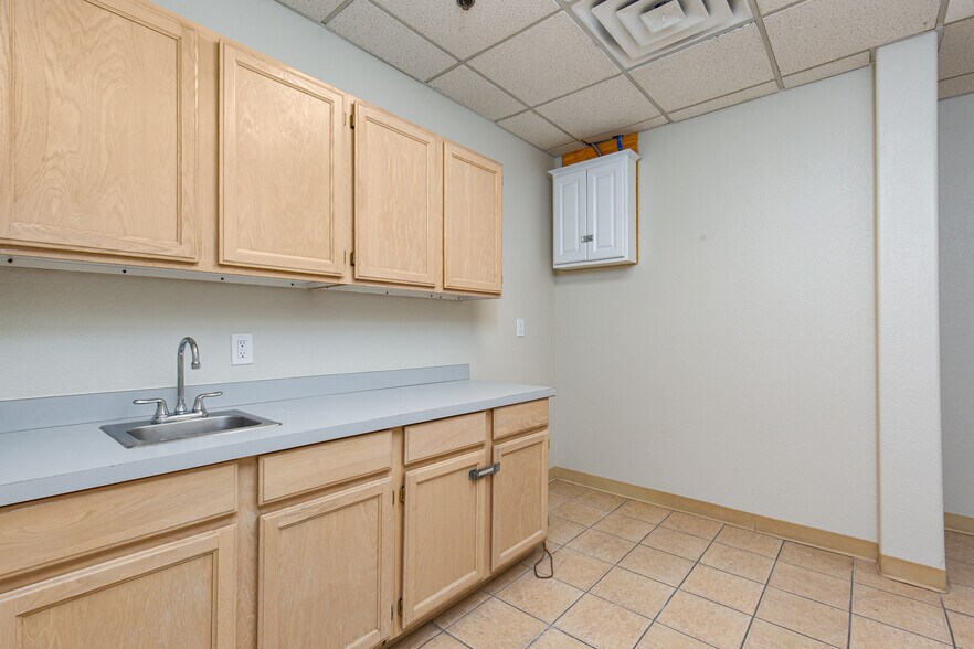 More Photos Of 2881 S Valley View Blvd, Las Vegas Office Residential For Lease