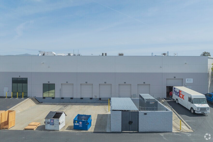 More Photos Of 6701-6737 Mowry Ave, Newark Warehouse For Lease