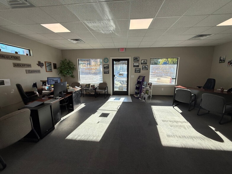 More Photos Of 905 3rd St, Marble Falls Storefront Retail Office For Sale